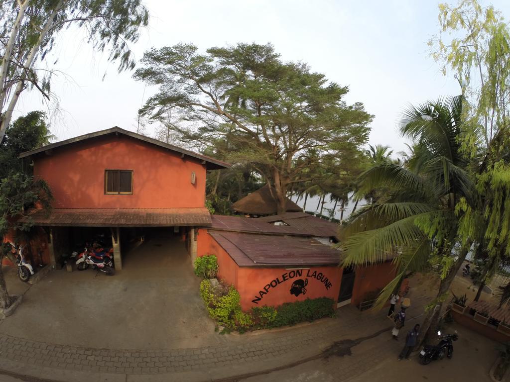 Hotel Napoleon Lagune Lome Exterior photo
