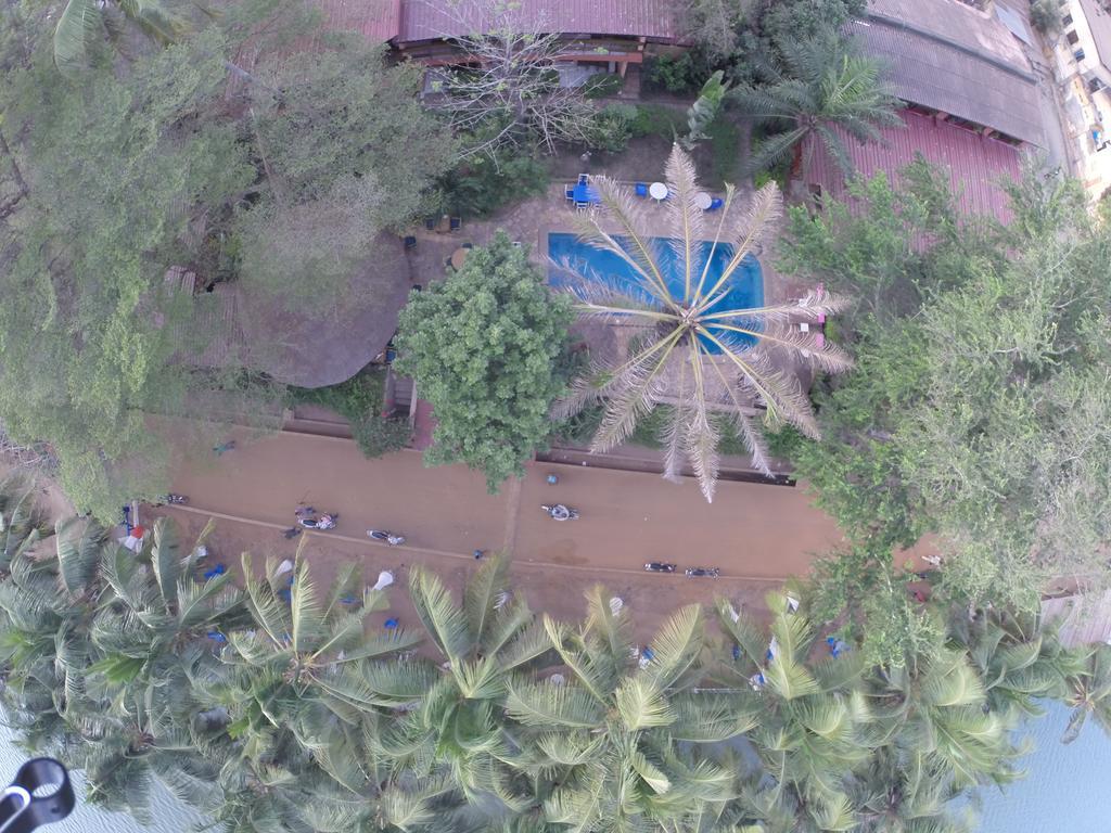 Hotel Napoleon Lagune Lome Exterior photo