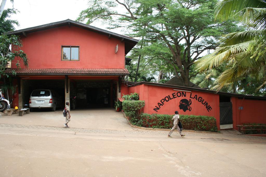 Hotel Napoleon Lagune Lome Exterior photo
