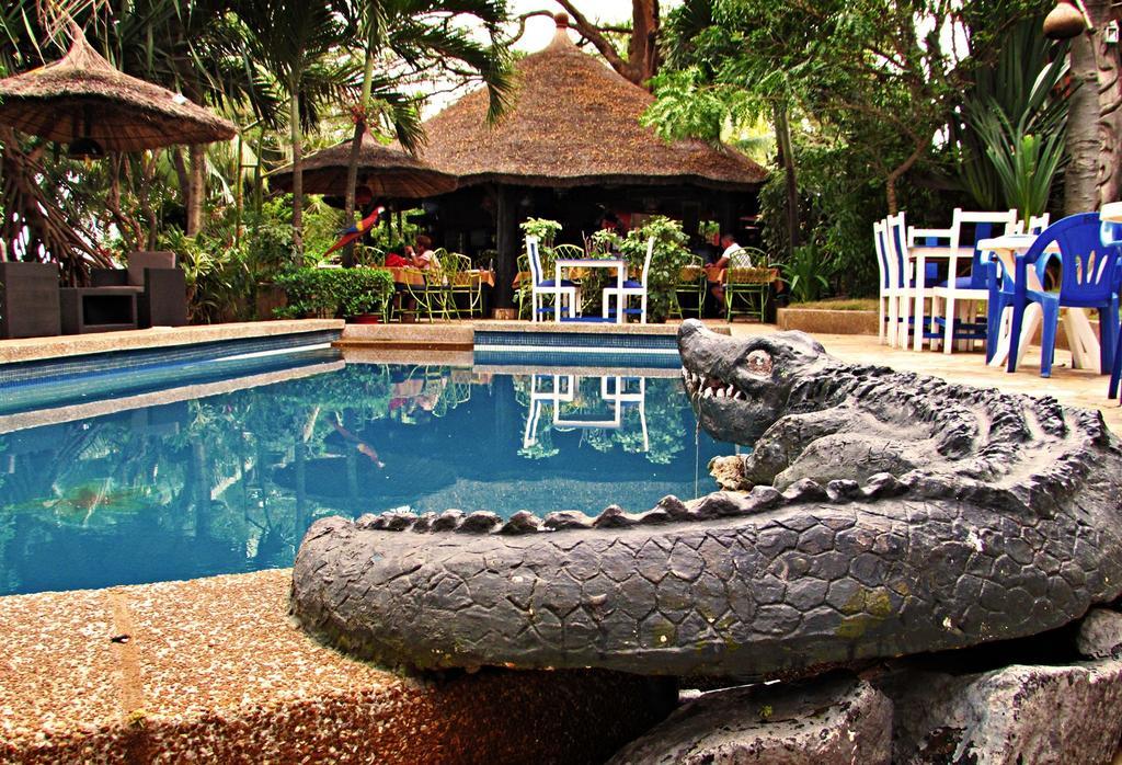 Hotel Napoleon Lagune Lome Exterior photo