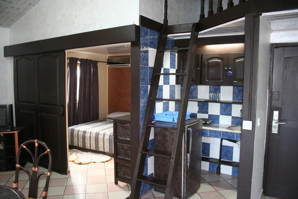 Hotel Napoleon Lagune Lome Exterior photo
