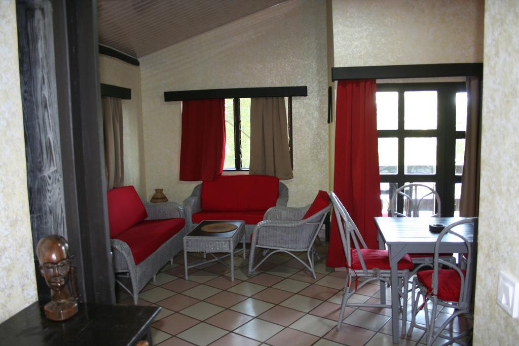 Hotel Napoleon Lagune Lome Exterior photo
