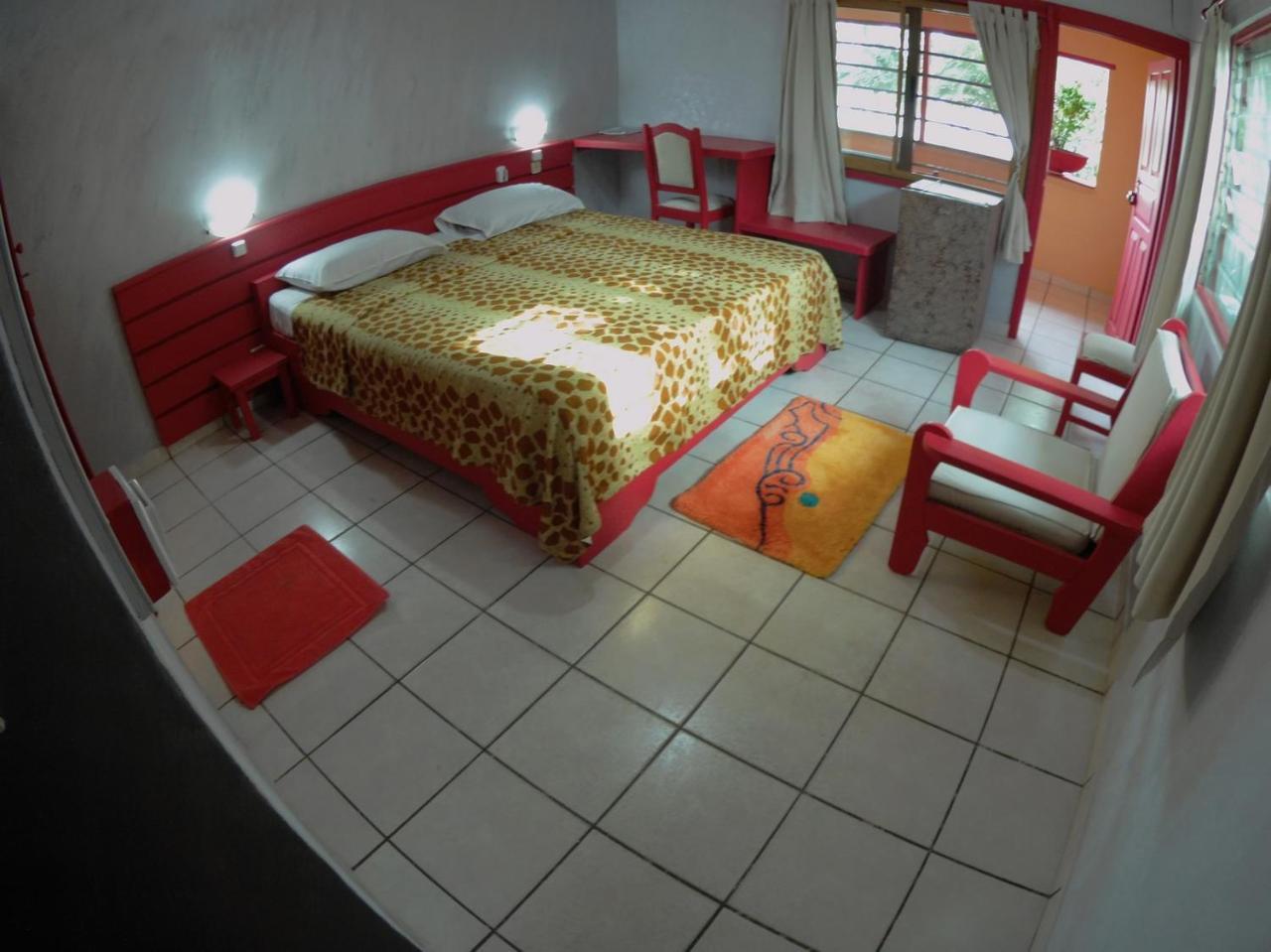 Hotel Napoleon Lagune Lome Exterior photo